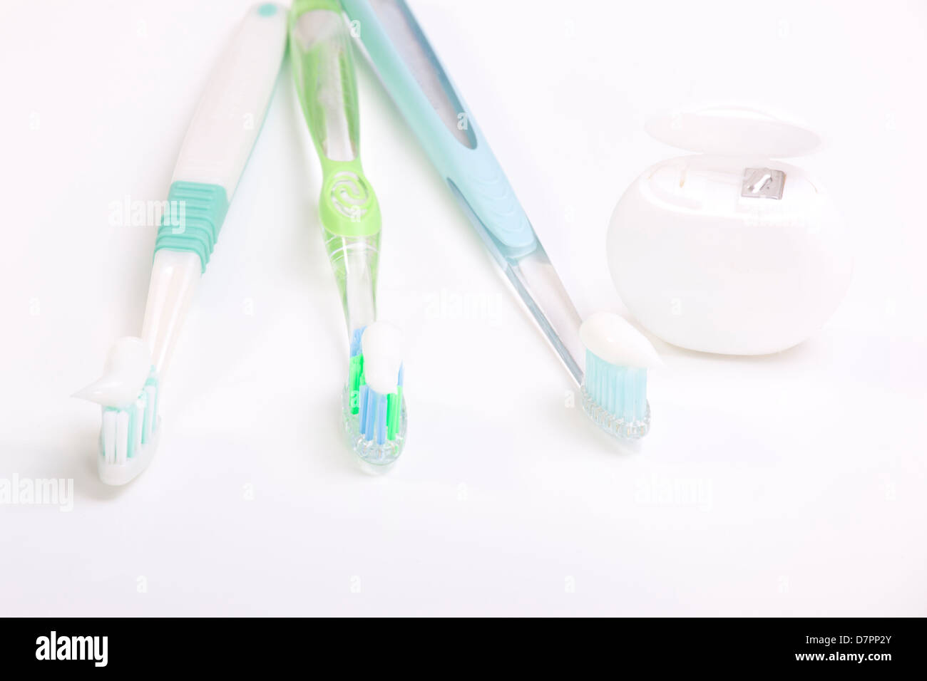 Soins de santé dentaire, brosse à dents et miroir Banque D'Images