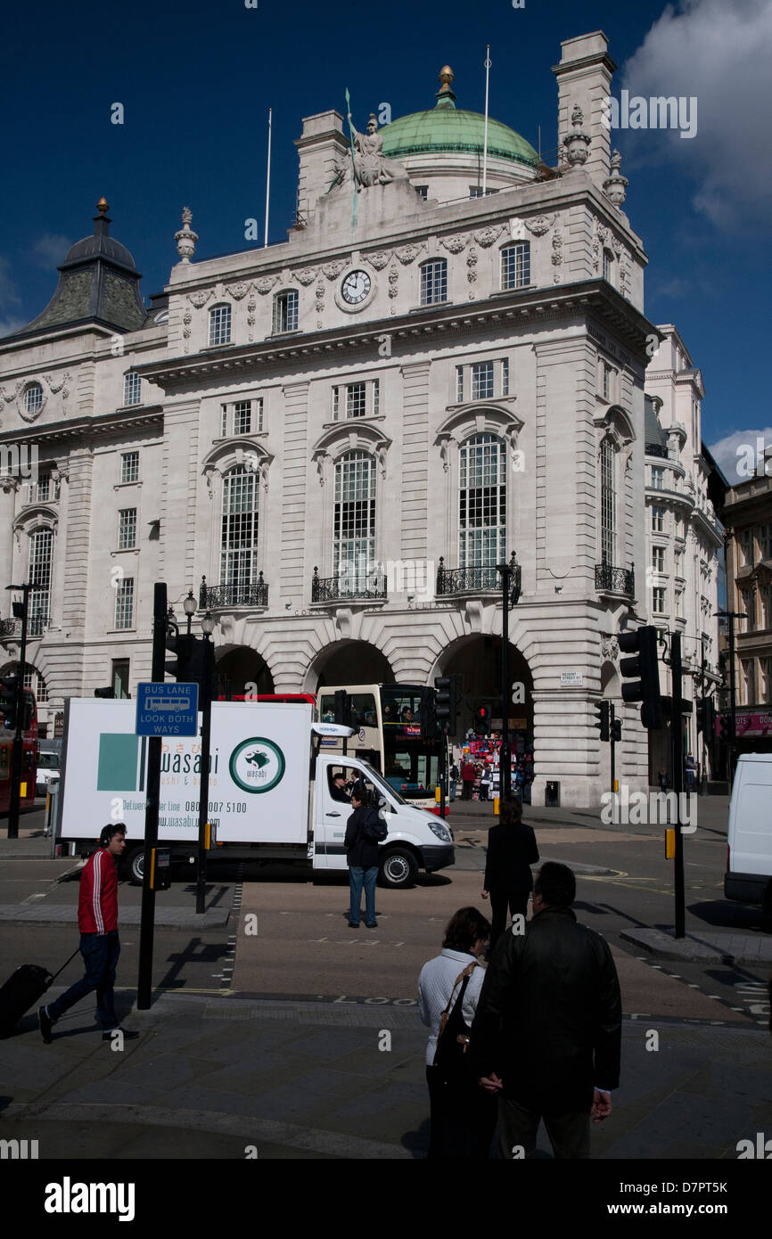 Avis de Piccadilly Circus, West End, Londres, Angleterre, Royaume-Uni Banque D'Images