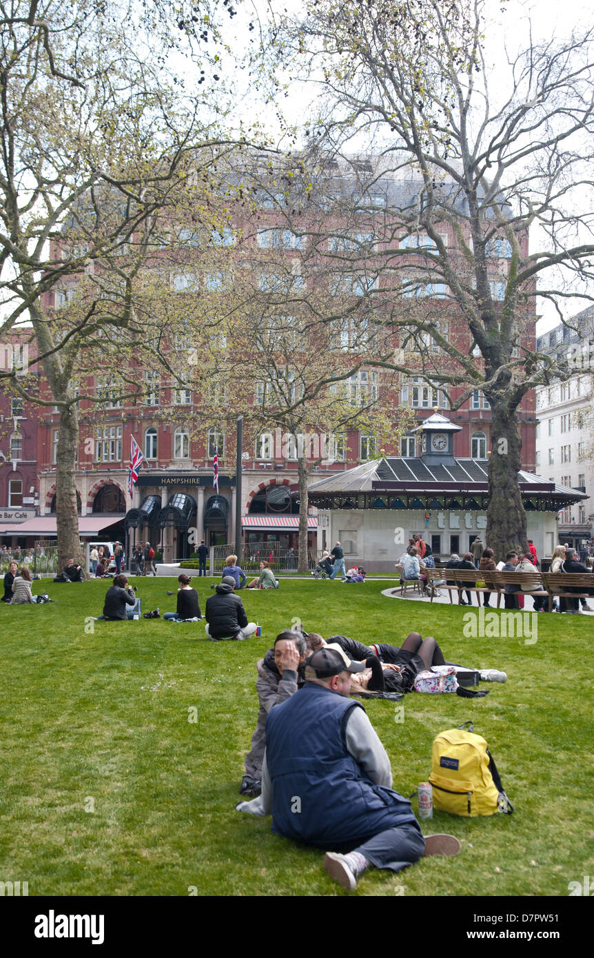 Vue sur Leicester Square, West End, Londres, Angleterre, Royaume-Uni Banque D'Images