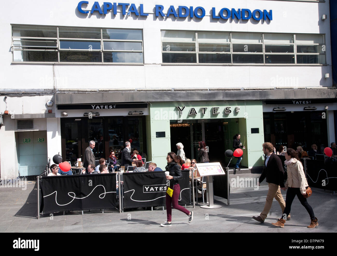 L'extérieur du Capital Radio bâtiment sur Leicester Square, West End, Londres, Angleterre, Royaume-Uni Banque D'Images