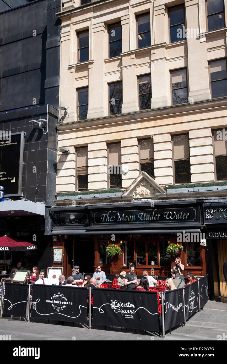 Vue sur Leicester Square restaurant montrant, West End, Londres, Angleterre, Royaume-Uni Banque D'Images