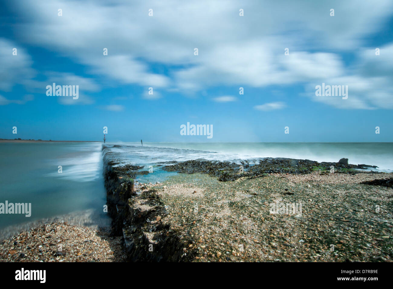 Brise-lames à Eastney, Hampshire. L'exposition longue Banque D'Images