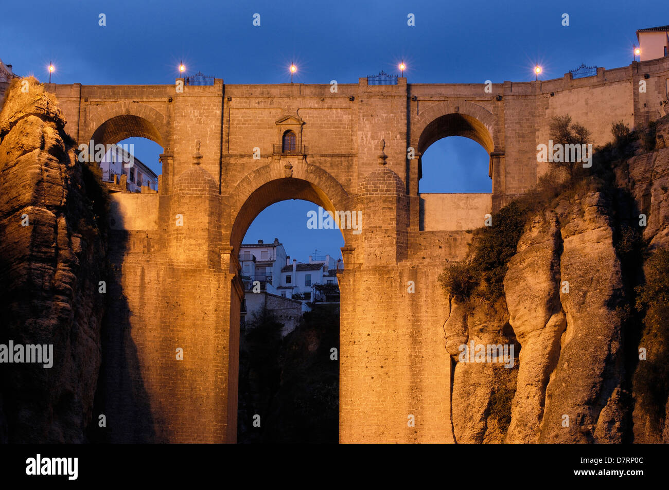 Puente Nuevo (pont neuf) sur 'tajo' gorge à nith. Ronda. La province de Málaga, Andalousie, Espagne Banque D'Images