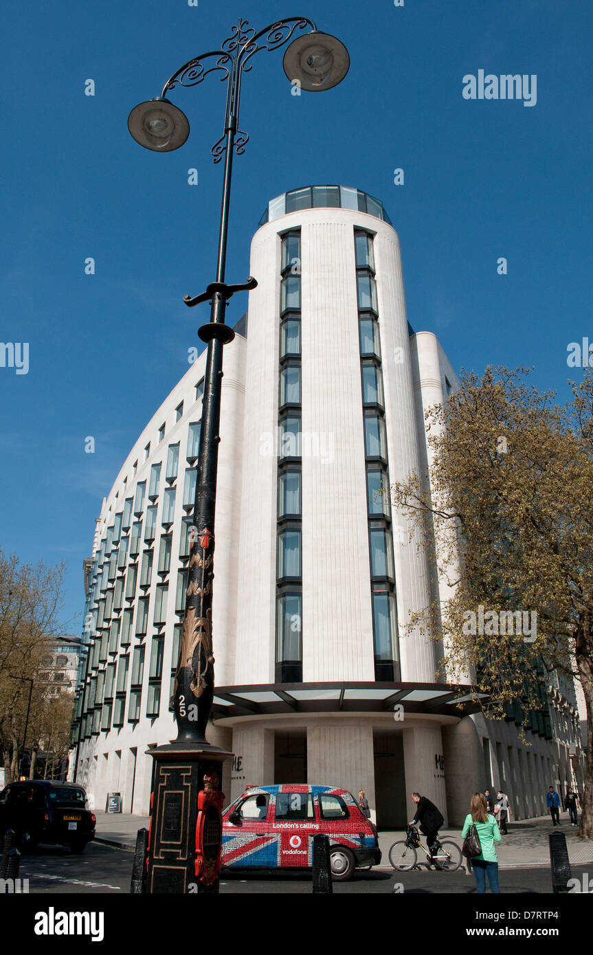 Moi Hotel London, conçu par Foster  + Partners, The Strand, London, UK Banque D'Images