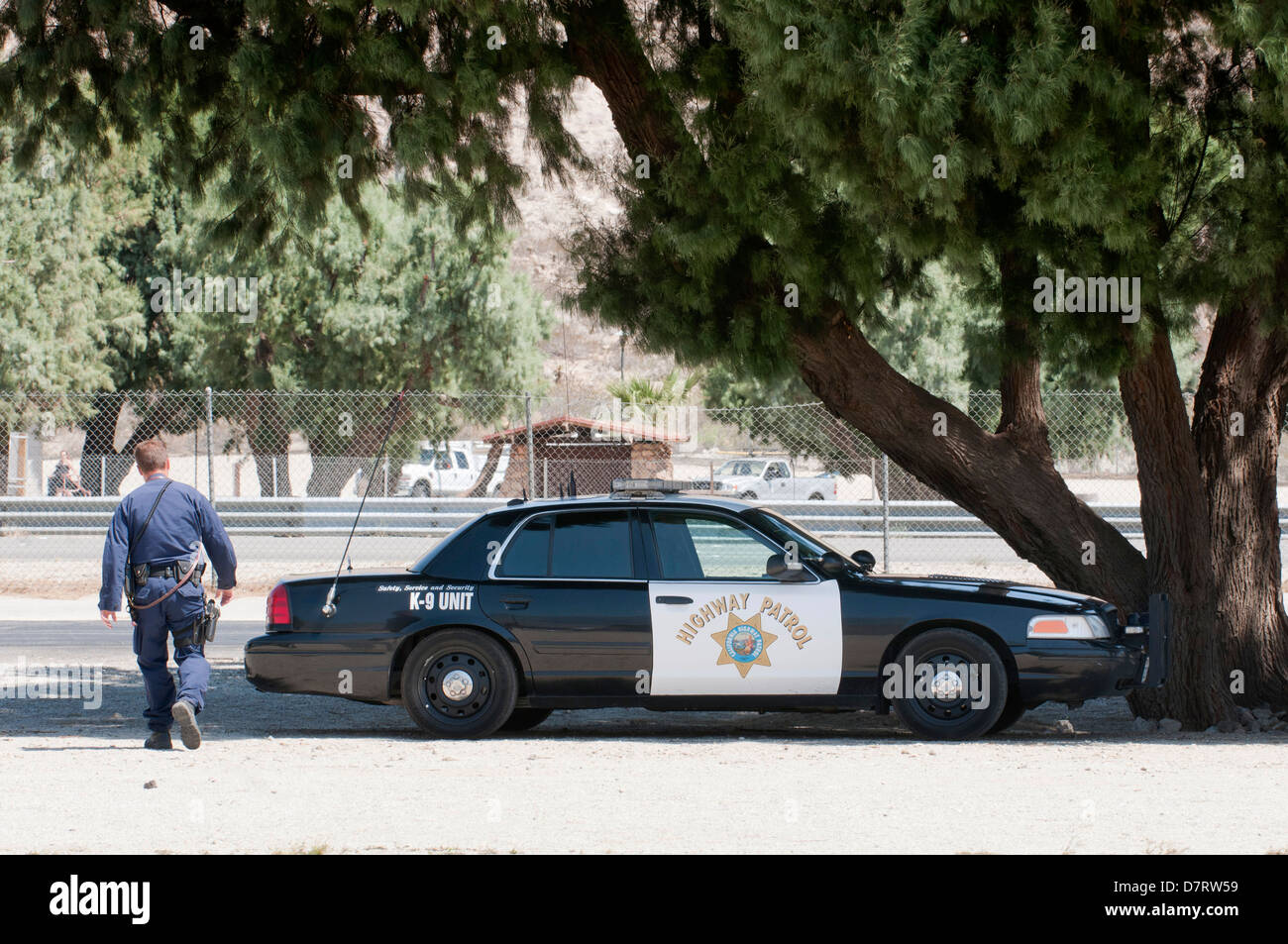 Une California Highway policier à l'Interstate 10, près de Palm Springs, en Californie. Banque D'Images