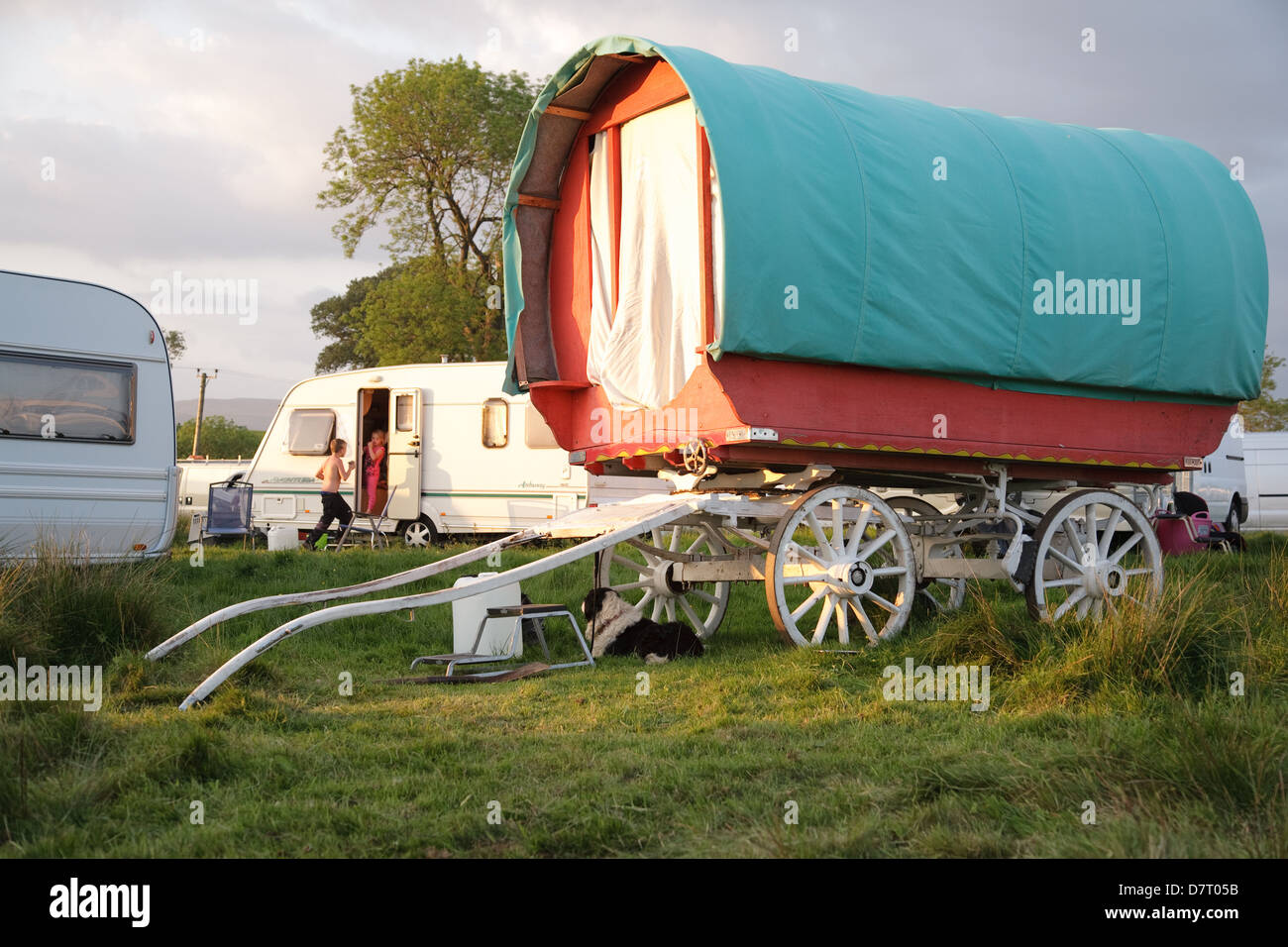 Un arc haut chariot au juste Appleby, un rassemblement annuel des communautés tsiganes et voyageurs du Royaume-Uni et d'Irlande. Banque D'Images