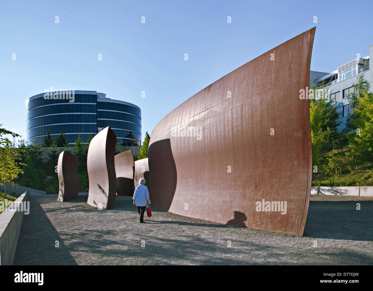 Amérique du Nord, USA, Washington, Seattle. Service de Richard Serra dans l'Olympic Sculpture Park, une partie de la Seattle Art Museum. Banque D'Images