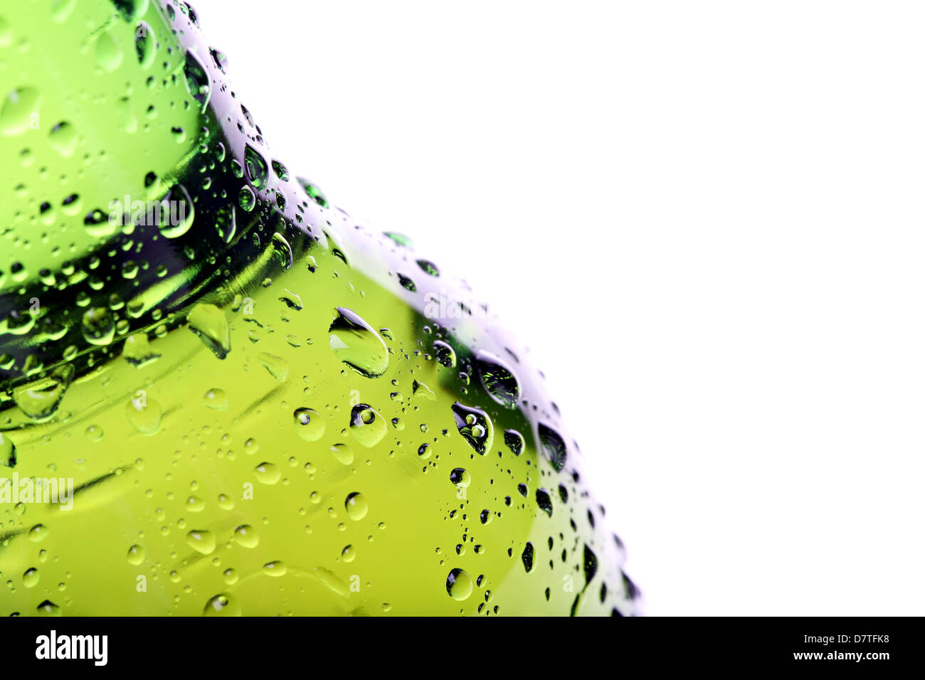 Bouteille de bière résumé libre, vert bouteille humide avec de l'eau gouttelettes, limited 6. Banque D'Images