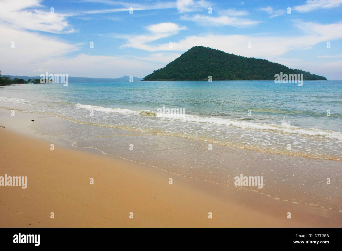 L'île de Koh Kon voir l'île de Koh Rong Samlon, Golfe de Thaïlande, Cambodge Banque D'Images