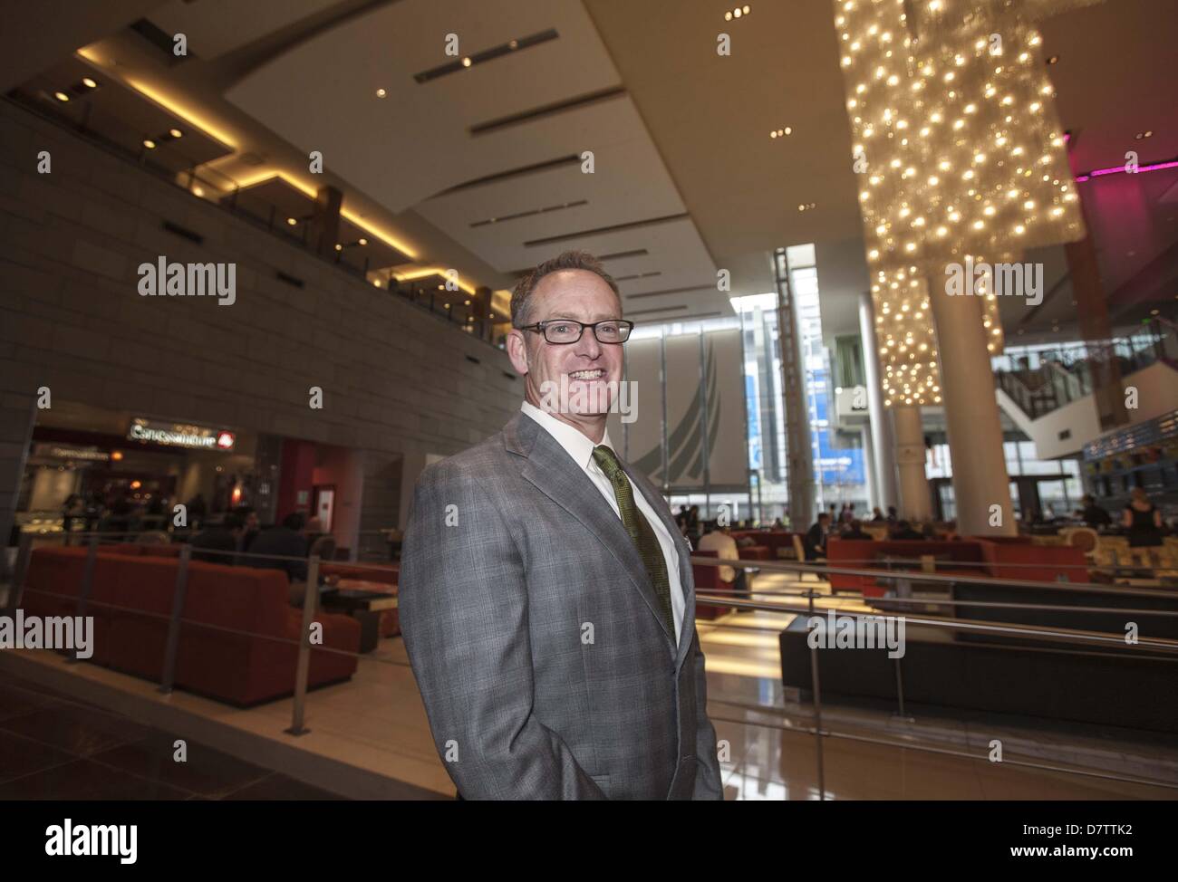 24 avril 2013 - Los Angeles, Californie, États-Unis - Bill Buckley, directrice des ventes et du marketing pour l'hôtel JW Marriott Los Angeles LA Live. (Crédit Image : © Chiu/ZUMAPRESS.com) Ringo Banque D'Images