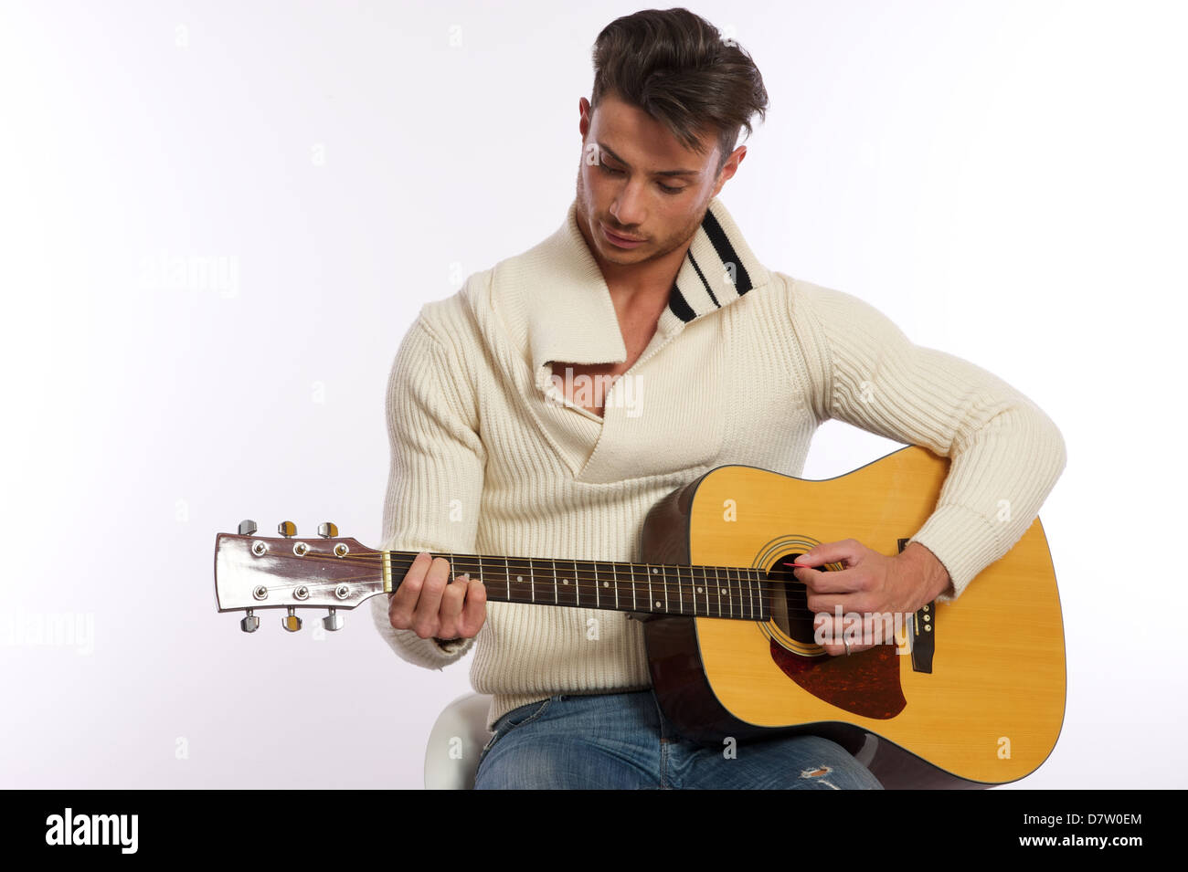 Joueur de guitare gaucher Photo Stock - Alamy