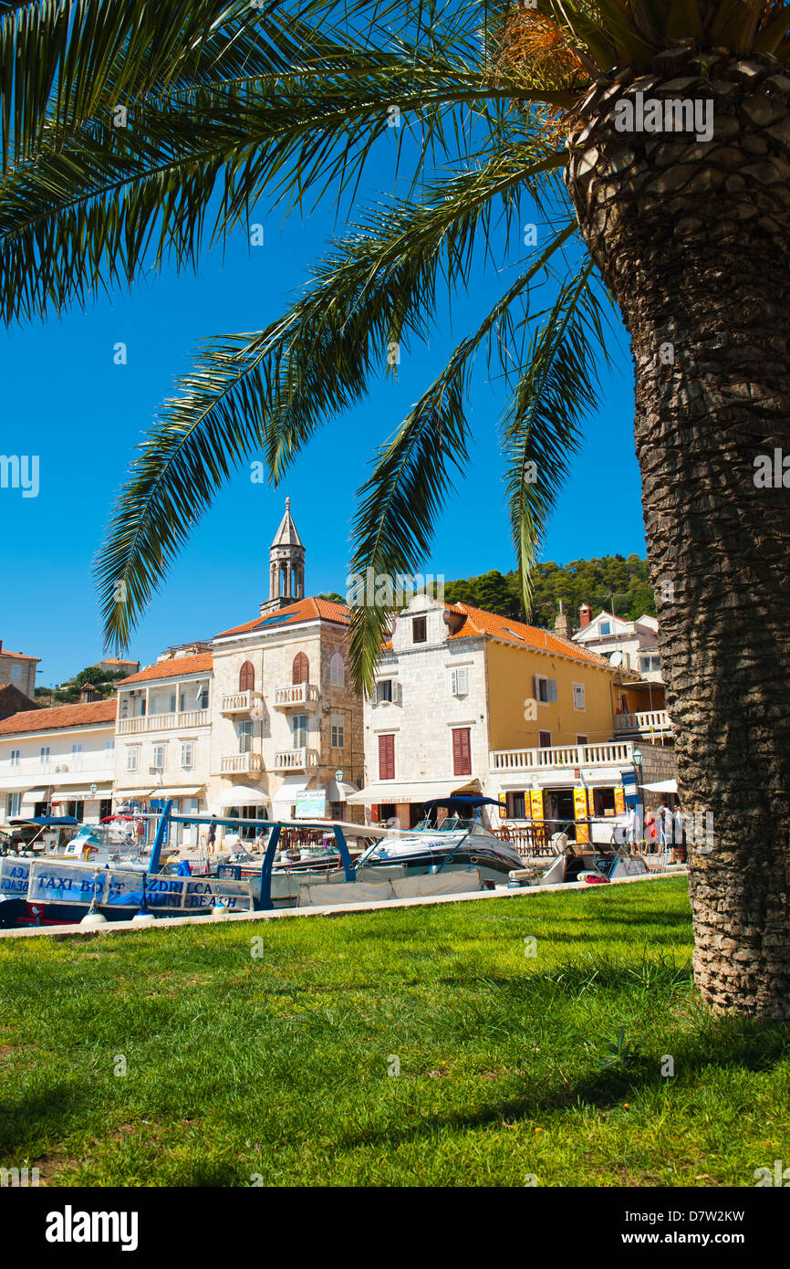 Le centre-ville de Hvar, clocher de l'église, l'île de Hvar, Croatie, la côte dalmate Banque D'Images