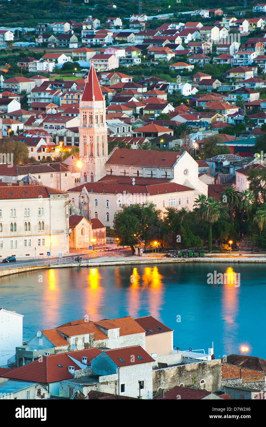 Cathédrale de Saint-laurent en Trogir la nuit, UNESCO World Heritage Site, côte dalmate, Adriatique, Croatie Banque D'Images