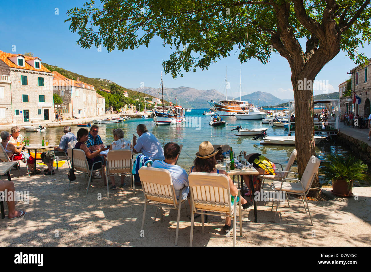 Les touristes de l'île de Sipan, Îles Élaphites (Elaphites), côte dalmate, Adriatique, Croatie Banque D'Images
