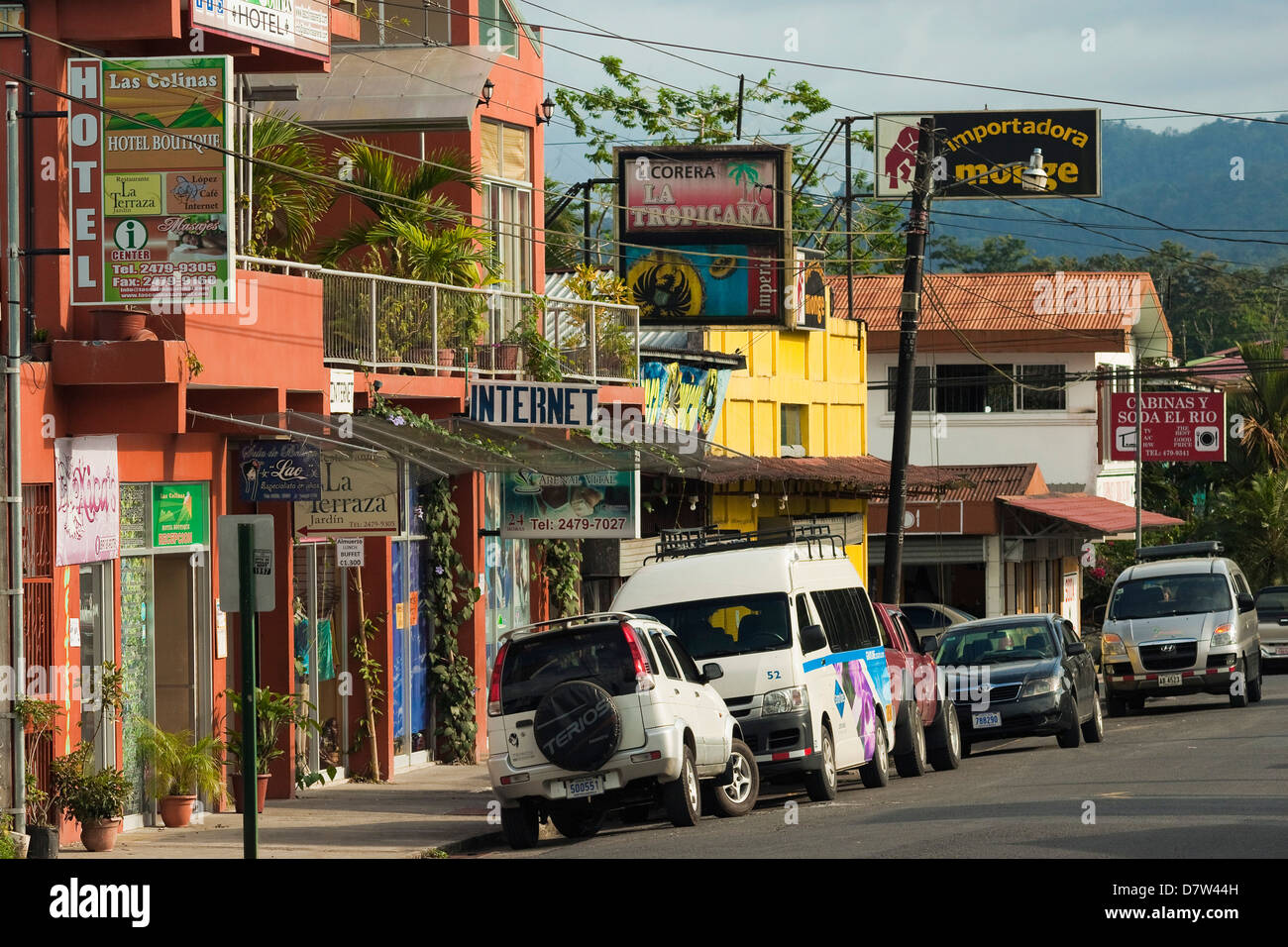 Centre de la ville et du moyeu pour les activités touristiques près de sources chaudes, et le volcan Arenal, la Fortuna, Province d'Alajuela, Costa Rica Banque D'Images