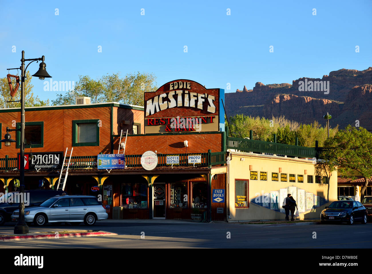 Bars et restaurants le long de la rue principale de Moab, Utah, USA. Banque D'Images