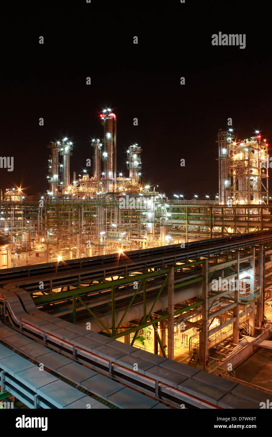 Scène de nuit de l'usine chimique , aptaphut "industriel" de l'Est , Thaïlande Banque D'Images