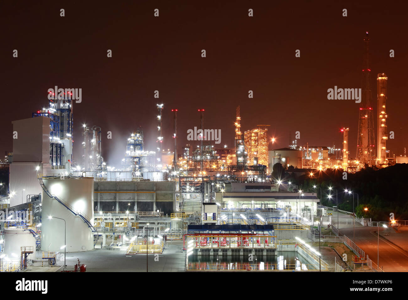 Scène de nuit de l'usine chimique , aptaphut "industriel" de l'Est , Thaïlande Banque D'Images