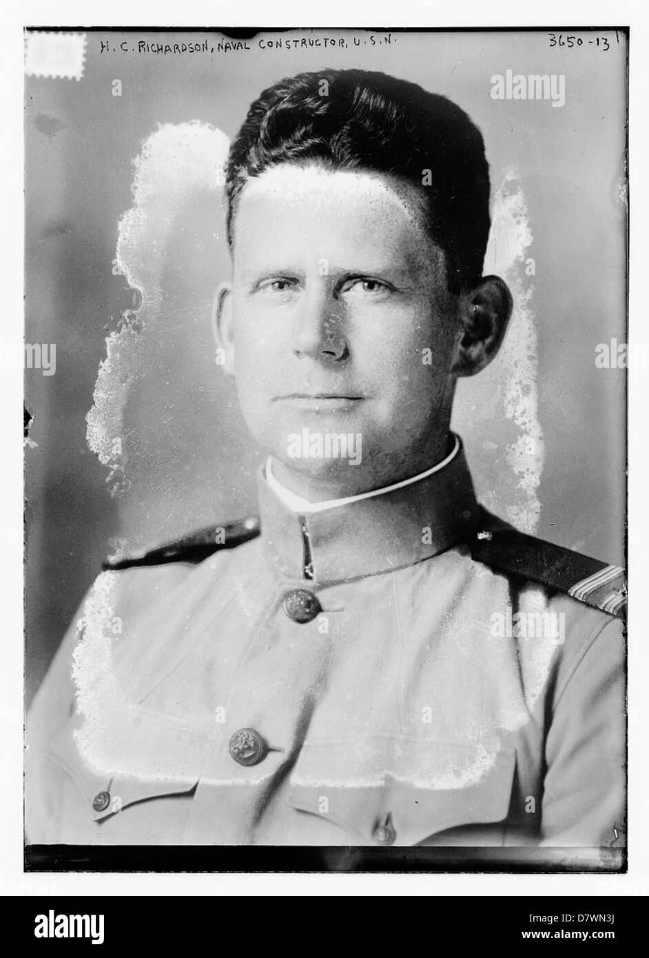 H.C. Richardson, un constructeur naval américain, est représenté dans cette photographie de la Bibliothèque du Congrès, capturant une figure clé de l'histoire de l'architecture navale américaine et du génie militaire. Banque D'Images