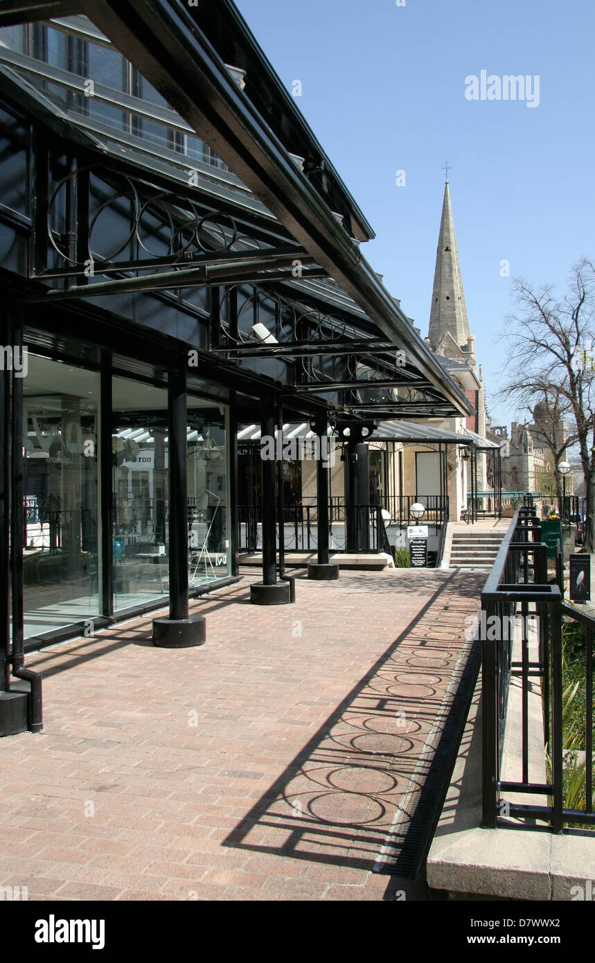 La Cour shopping Montpelier Street Cheltenham GLOUCESTERSHIRE England UK Banque D'Images