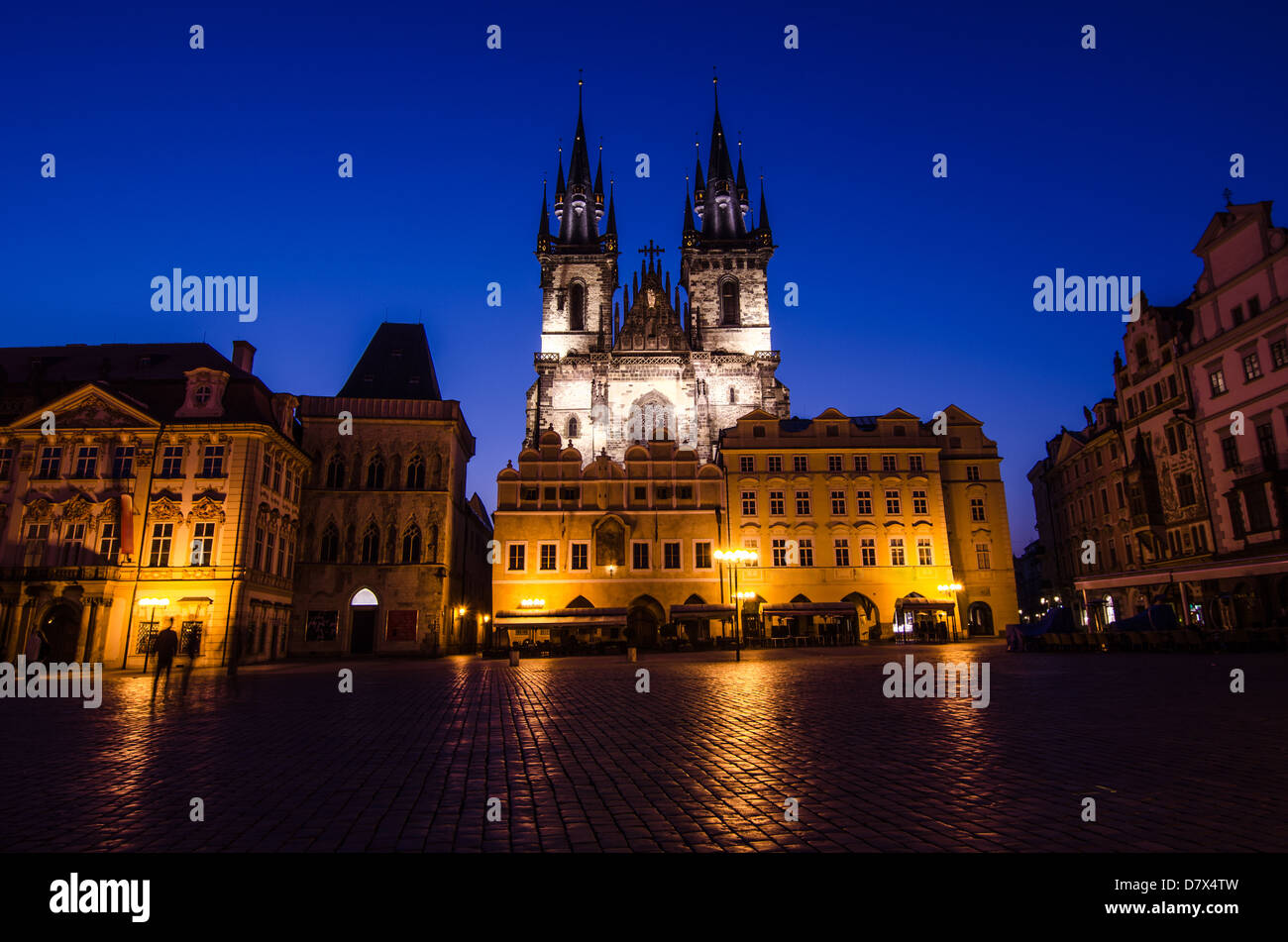 Vieille dame de nuit Banque de photographies et d’images à haute