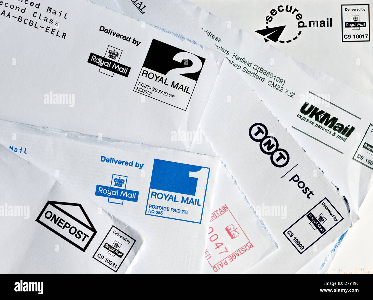 Gros plan des enveloppes d'enveloppes de courrier du Royaume-Uni utilisées ouvertes affranchies estampillées Angleterre Royaume-Uni GB Grande-Bretagne Banque D'Images