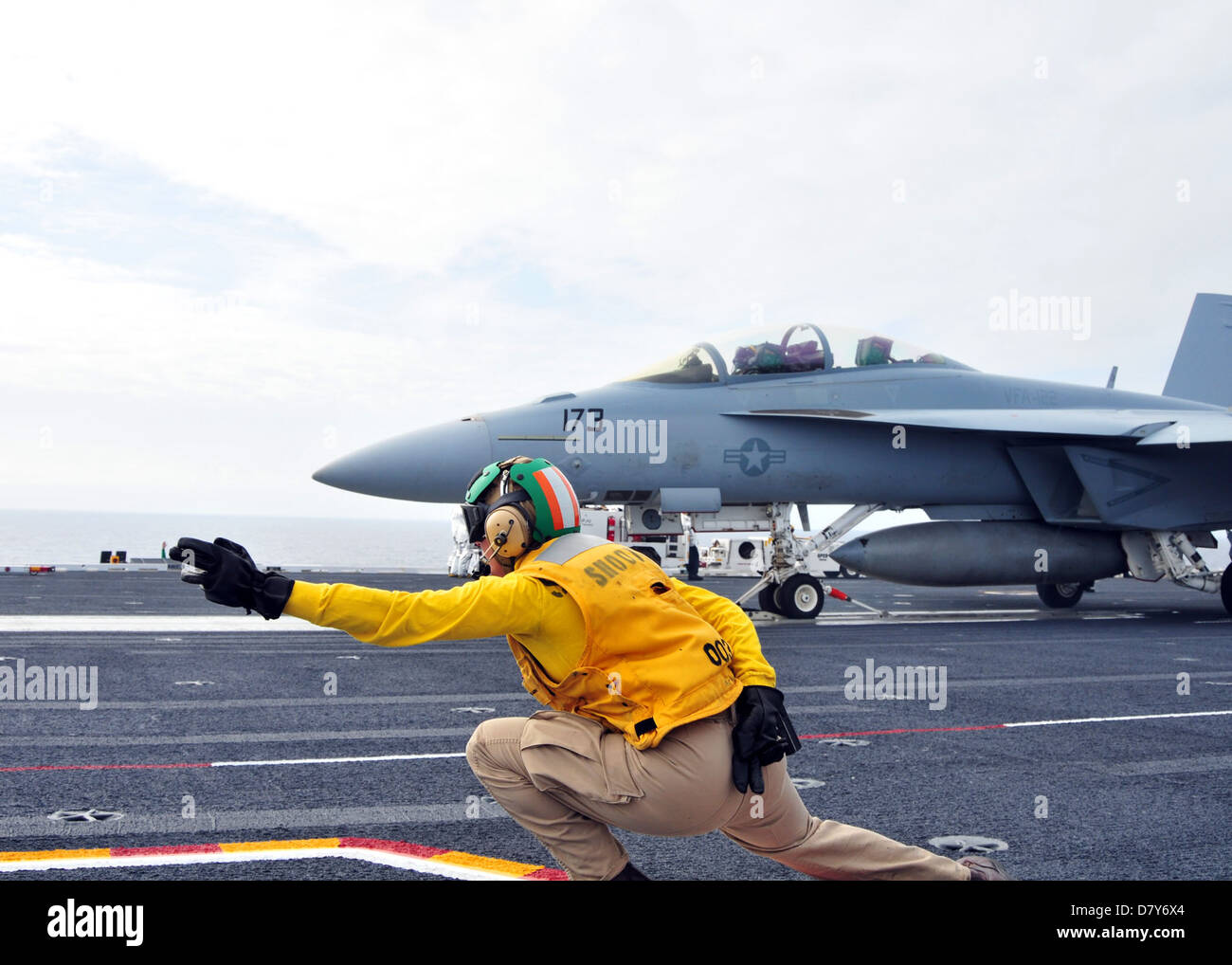 Un Shooter est le signe d'un F/A-18F Super Hornet en mer. Banque D'Images