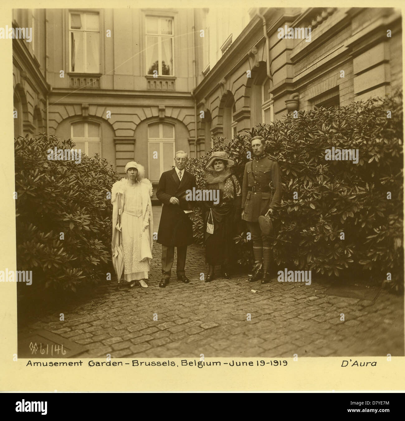 Une photographie du président Wilson avec le roi Albert et la reine Elisabeth de Belgique pendant la première Guerre mondiale, symbolisant l'alliance entre les États-Unis et la Belgique. Banque D'Images