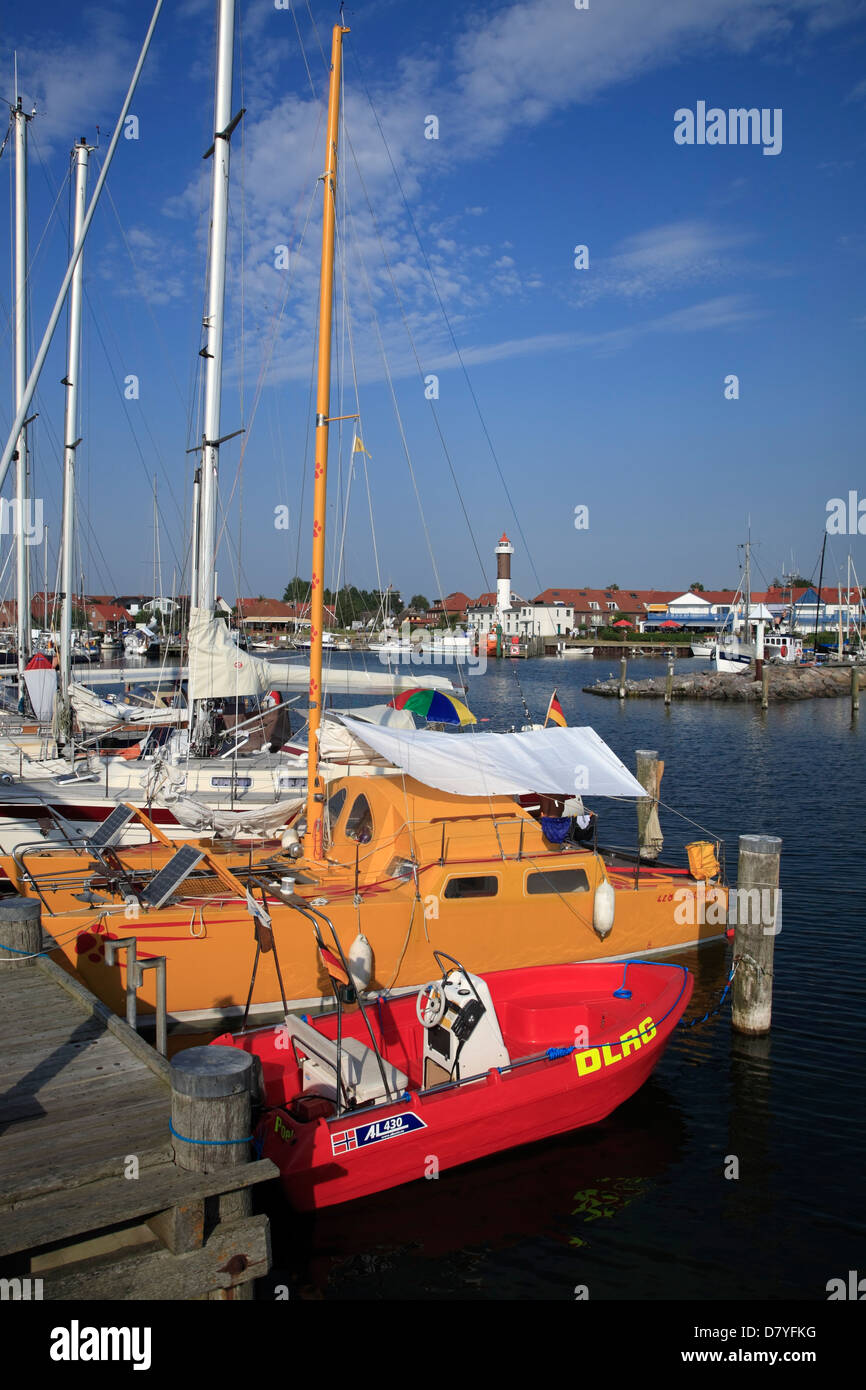 Bateaux à voile à Timmendorf Harbour, l'île de Poel, Berlin, Germany Banque D'Images