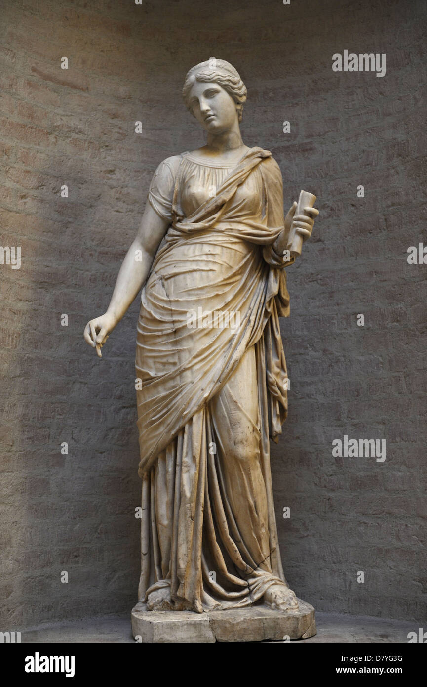 Muse. La sculpture romaine après un original d'environ 130 BC a été restauré par Bertel Thorvaldsen. Glyptothèque. Munich. L'Allemagne. Banque D'Images