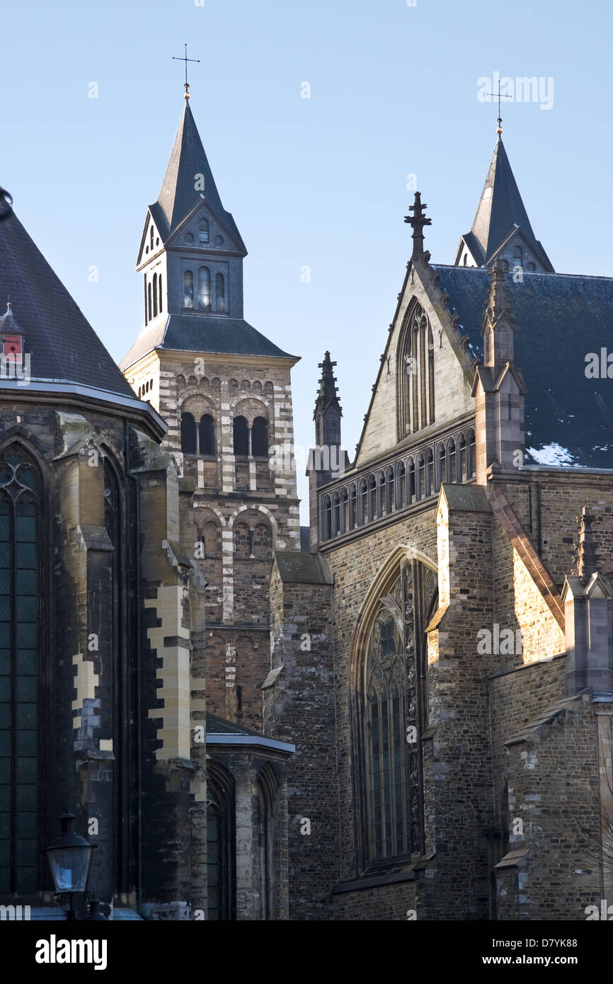 Restauré les églises d'âge moyen dans la région de Maastricht, aux Pays-Bas avec de nouvelles briques placé Banque D'Images