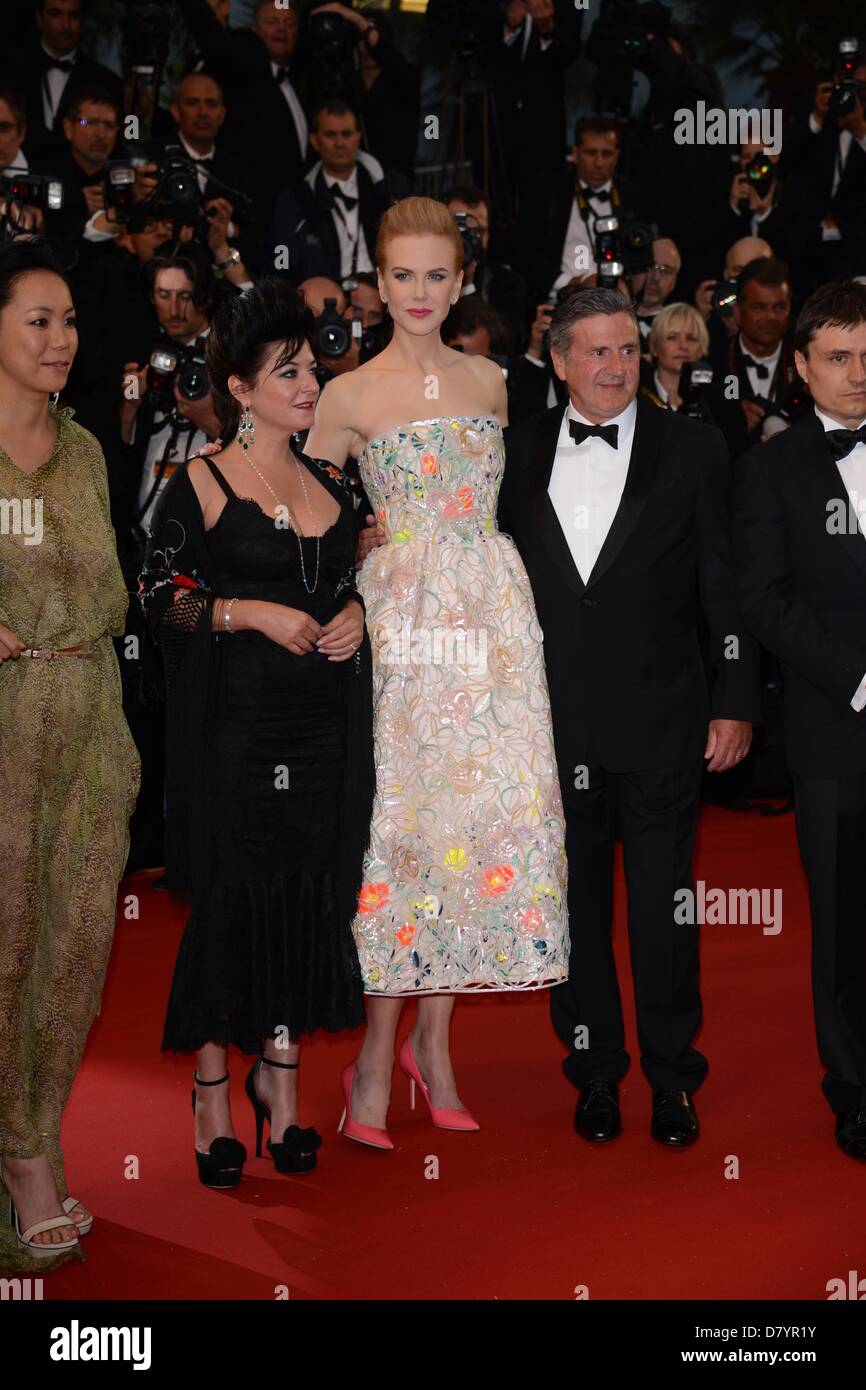 Cannes, France. Le 15 mai 2013. (L-R) Daniel Auteuil, Naomi Kawase, Lynne Ramsay, Steven. Cannes Cérémonie d'ouverture. (Crédit : Crédit : Image/ZUMAPRESS.com/Alamy Injimbert Frederick Live News) Banque D'Images