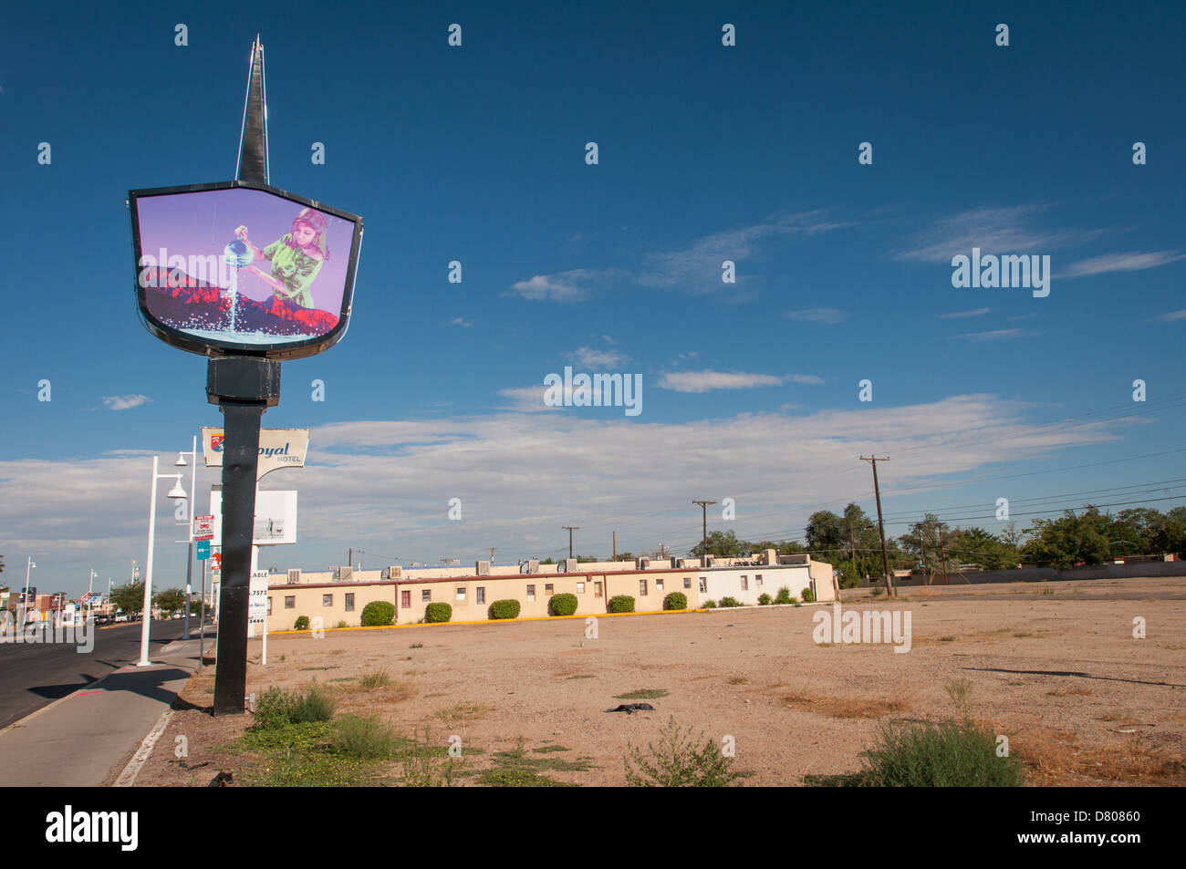 Devant des biens abandonnés sur Central Avenue dans le quartier Nob Hill de Albuquerque, NM. Banque D'Images