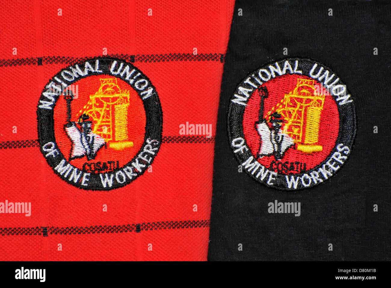 Les images de l'emblème de l'Afrique du Sud NUM (Syndicat National des Mineurs) sur le textile. Banque D'Images
