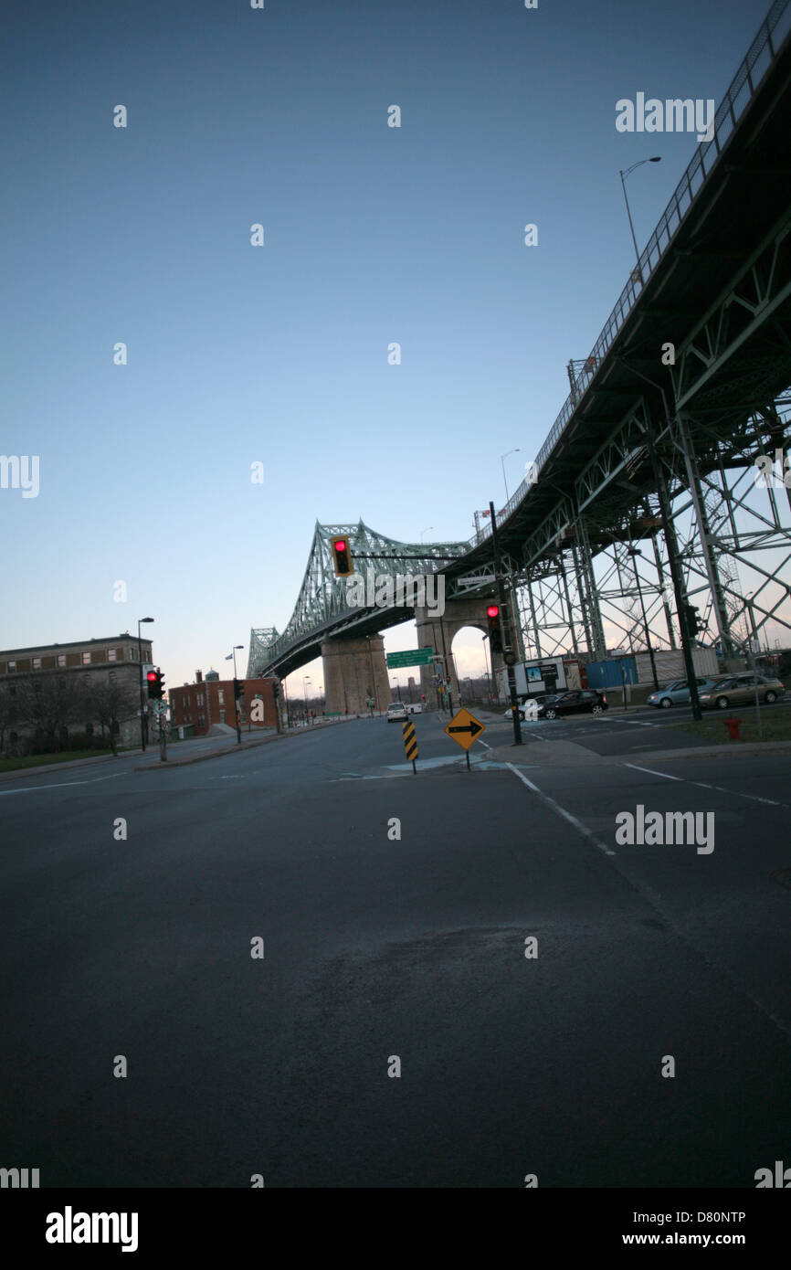 Le pont Jacques Cartier est un treillis en acier pont cantilever le fleuve Saint-Laurent à Montréal, Québec. Banque D'Images