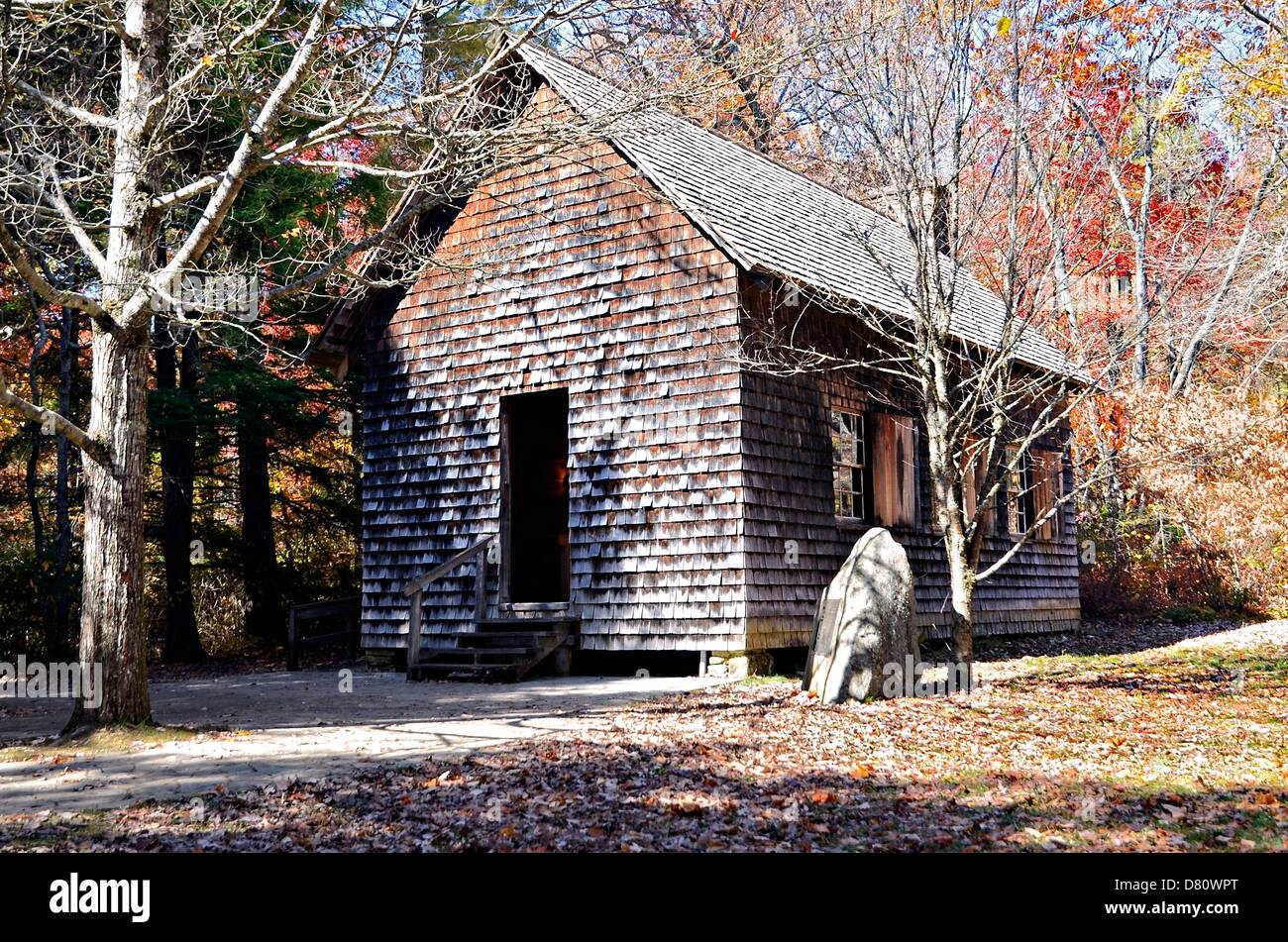 Un vieux bâtiment de l'école sur l'affichage à un parc national. Banque D'Images