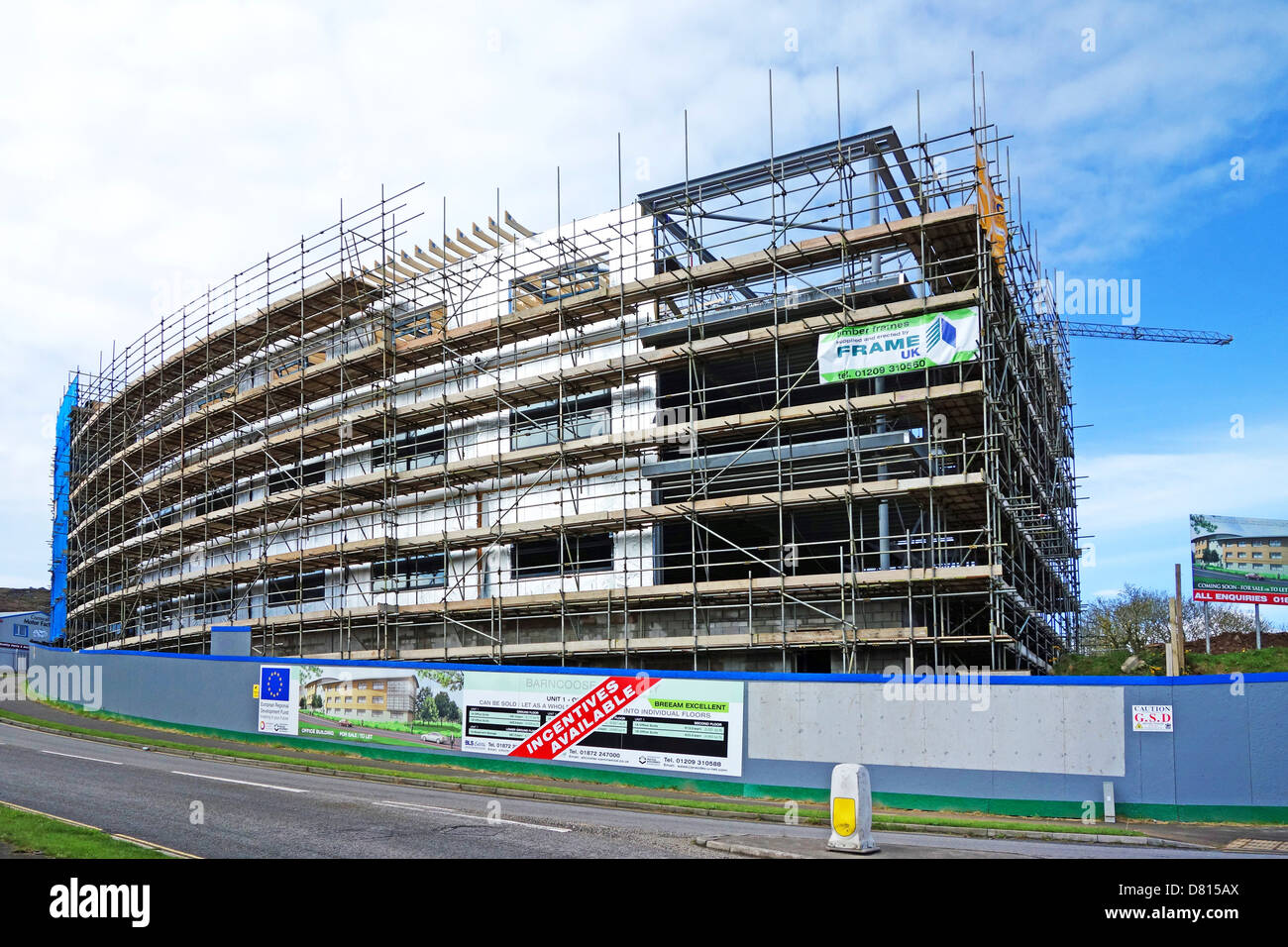 Un nouvel immeuble de bureaux en construction à Redruth, Cornwall, UK Banque D'Images