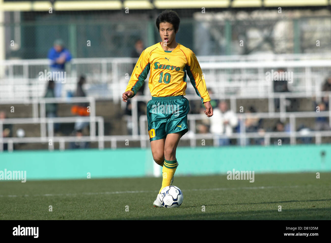 Keisuke Honda (Seiryo), 31 décembre 2003 - football : 82e Japon Tournoi de soccer de l'école secondaire entre Seiryo High School 2-3 Hosho High School à Nishigaoka Stadium, Tokyo, Japon. (Photo de YUTAKA/AFLO) Banque D'Images