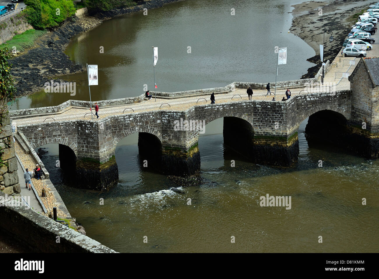 Pont médiéval à St Goustan, ancien port de pêche et de commerce, situé en bordure de la rivière d'Auray, à proximité de la ville d'Auray. Banque D'Images