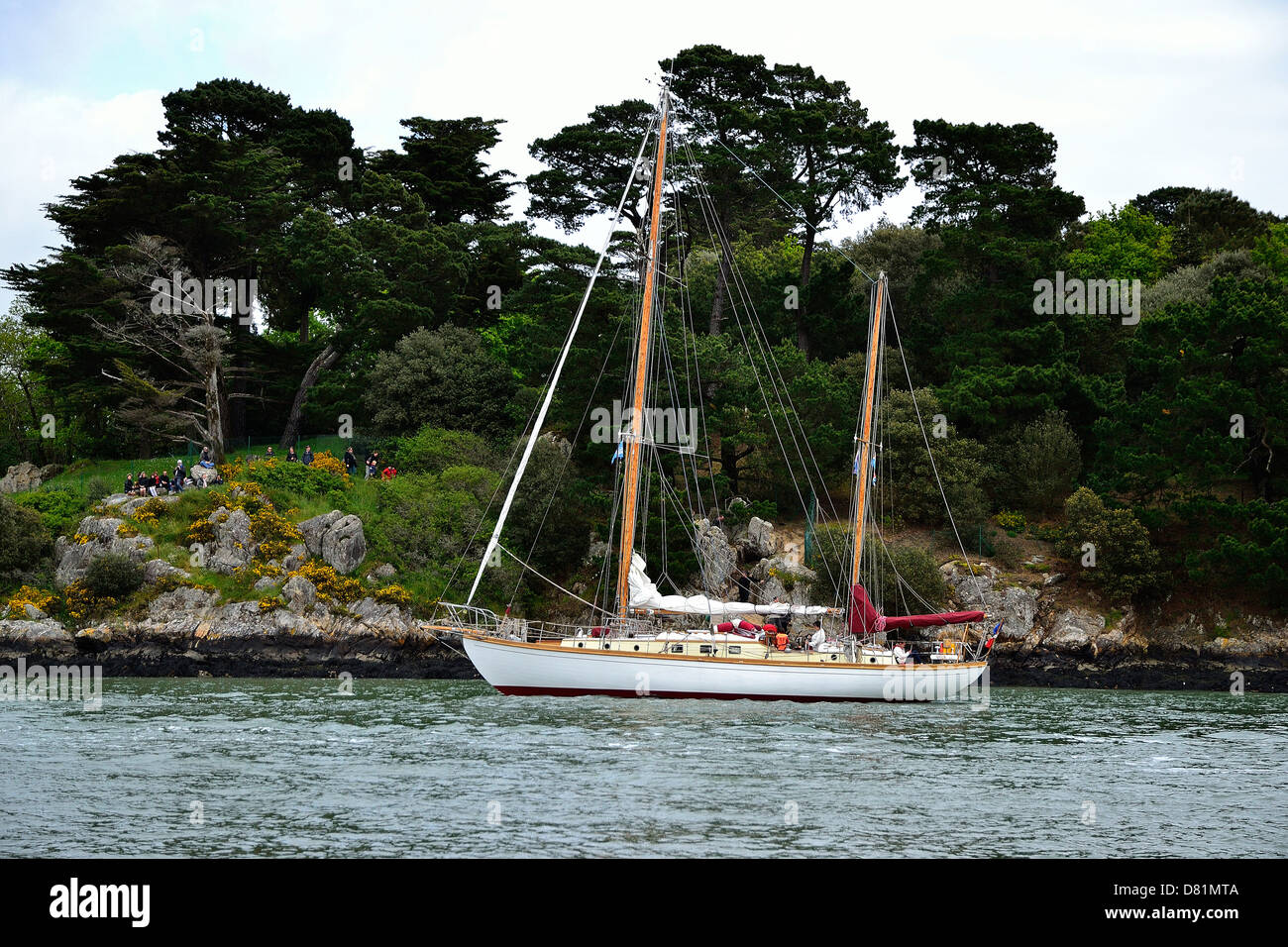 Vela, yacht classique, (Rig yawl ketch : marconi), près de Port Anna, lors de l'événement maritime "Semaine du Golfe". Banque D'Images