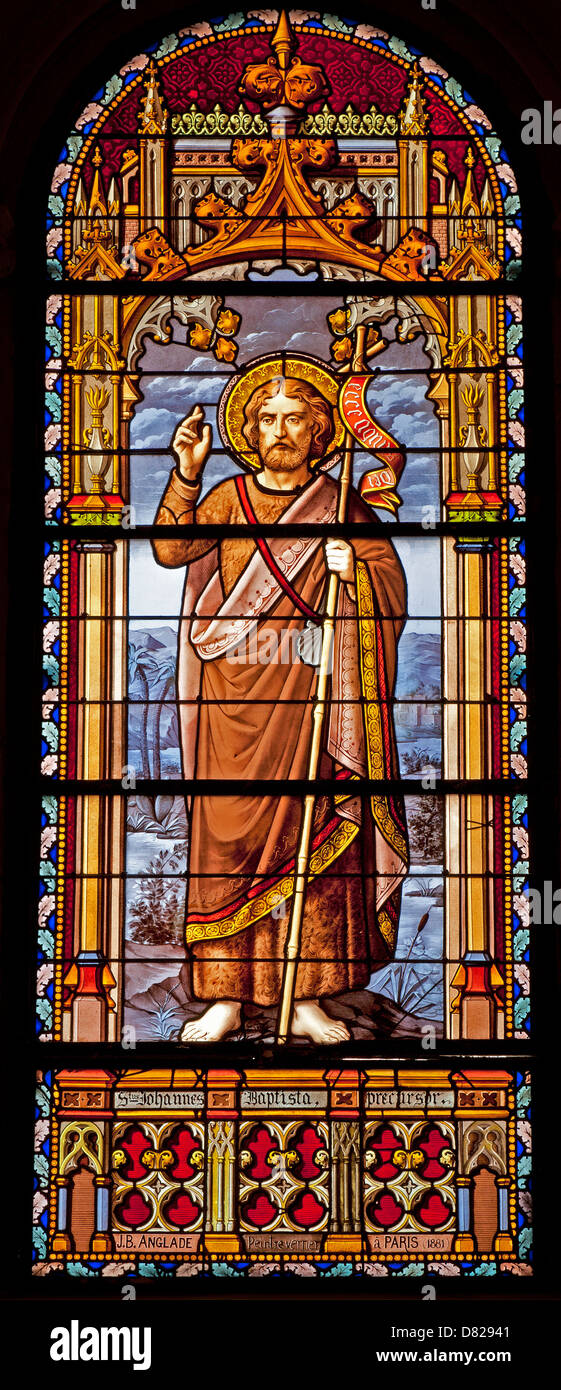 MADRID - 10 mars : Saint Jean Baptiste de vitre de l'église San Jeronimo el Real le 10 mars 2013 en Espagne. Banque D'Images MADRID - 10 mars : Saint Jean Baptiste de vitre de l'église San Jeronimo el Real le 10 mars 2013 en Espagne. Banque D'Images