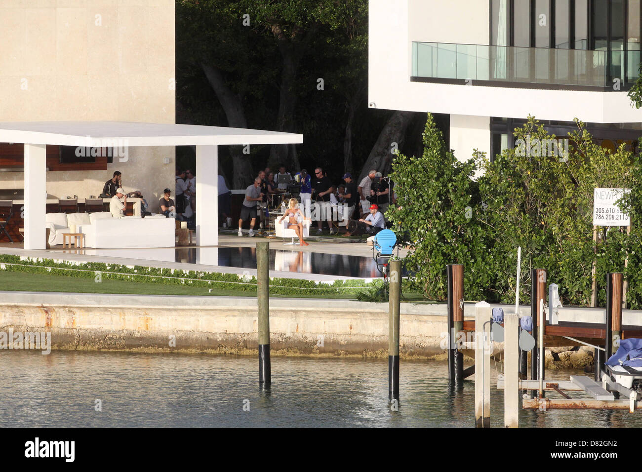 Candice Swanepoel Victoria's Secret Angels filmer une vidéo à Miami pour une annonce publicitaire réalisé par Michael Bay. L'emplacement somptueux Banque D'Images
