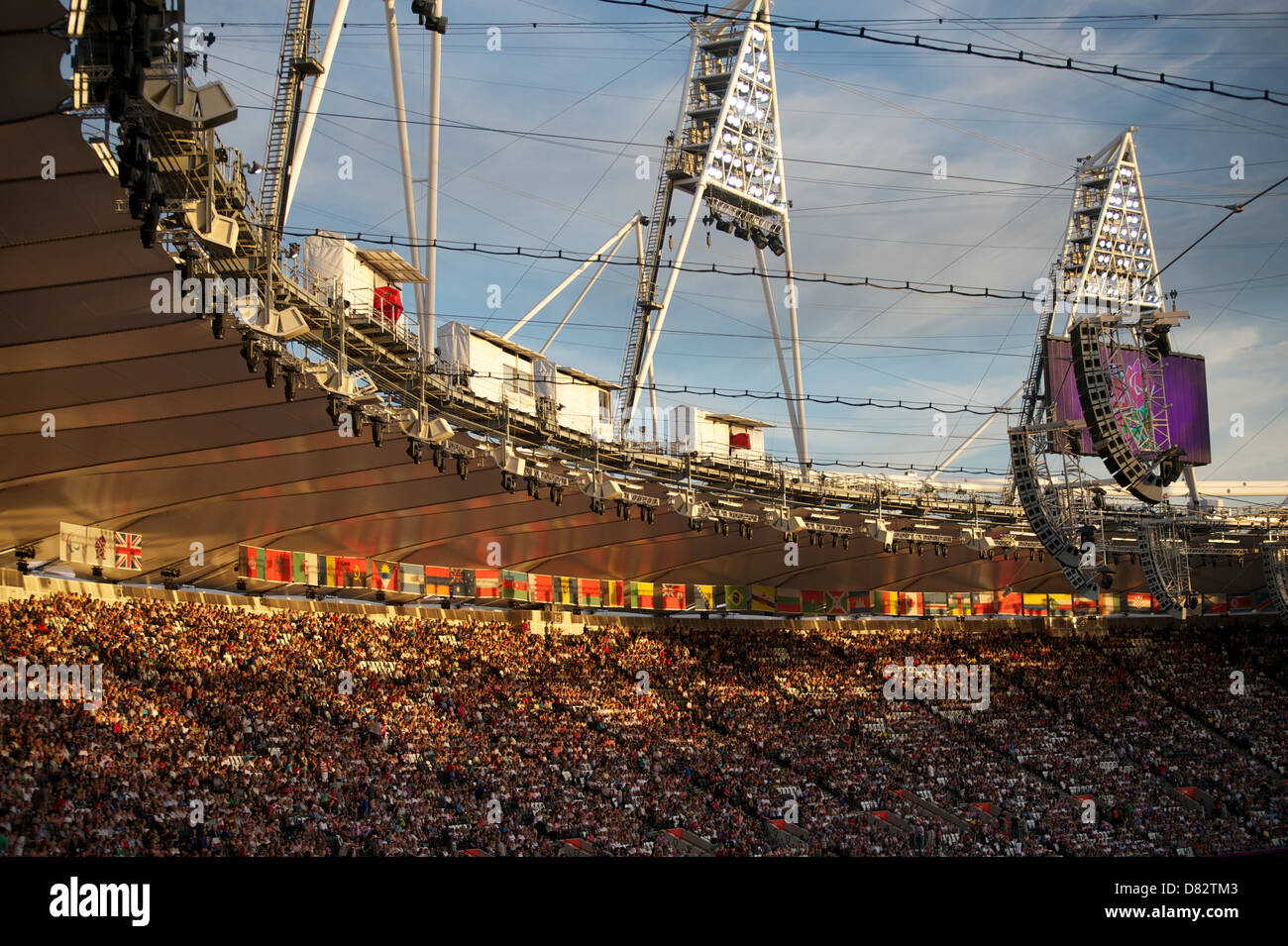 Stade olympique le soir pendant les Jeux paralympiques 2012 Banque D'Images