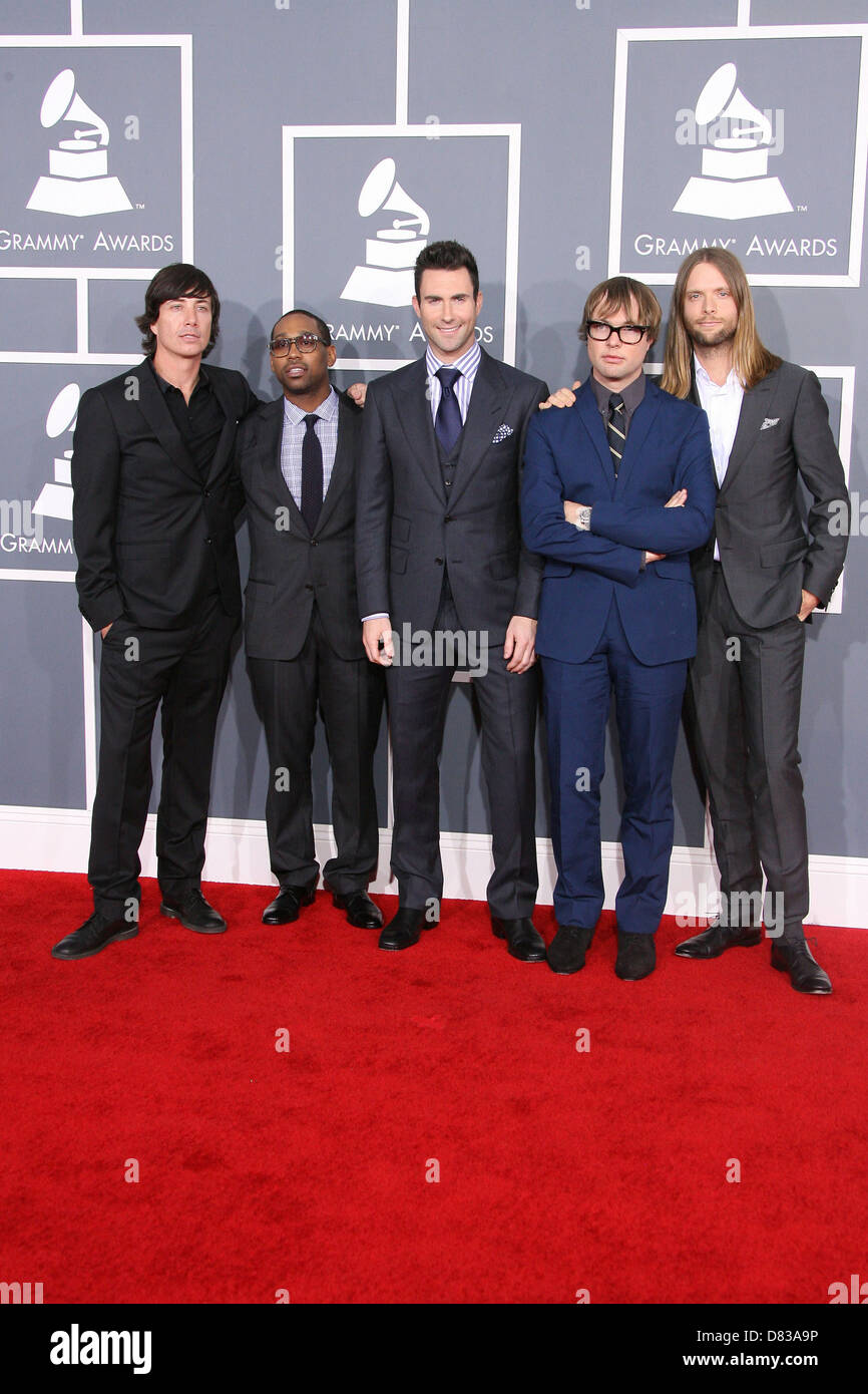 (L-r) Musiciens Jesse Carmichael, PJ Morton, Adam Levine, Michael Madden, et James Valentine de 'Maroon' 5 54th Annual GRAMMY Banque D'Images