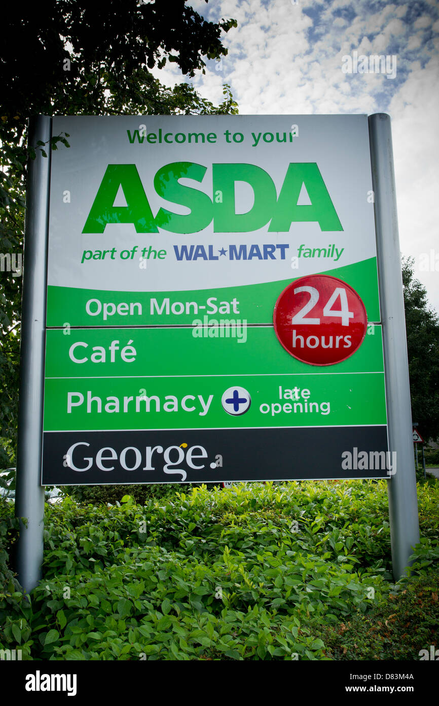 Inscription Bienvenue à l'ASDA ouvert du lundi - samedi 24 heures George Cafe Pharmacie ouverture tardive de la famille de Wall Mart Banque D'Images