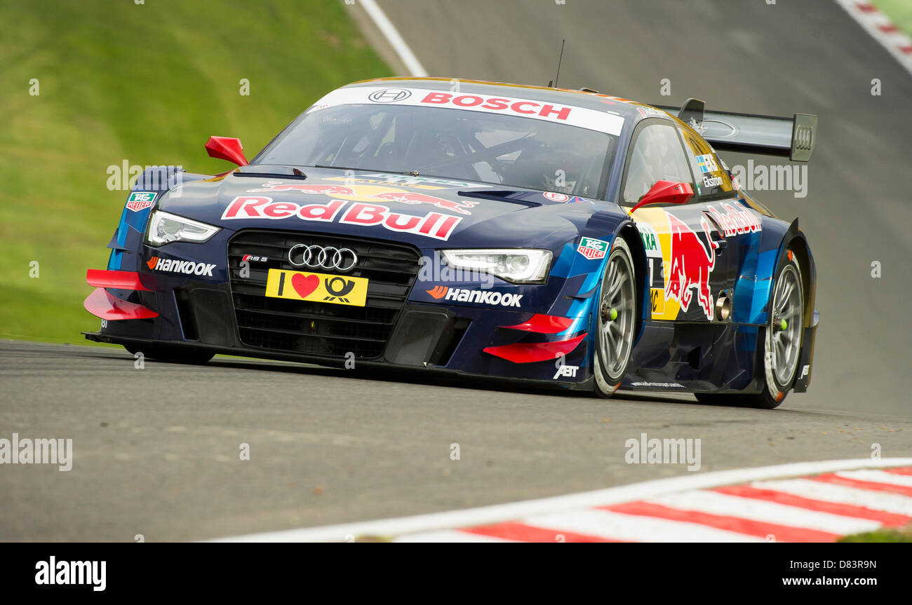 Brands Hatch, UK. Le 18 mai 2013. Mattias Ekstr&# xf6;m (SWE) conduisant le Audi Sport Team ABT Sportsline Audi RS 5 DTM entrant druides durant la tournée des voitures du championnat allemand DTM pratique de Brands Hatch. Credit : Action Plus de Sports / Alamy Live News Banque D'Images