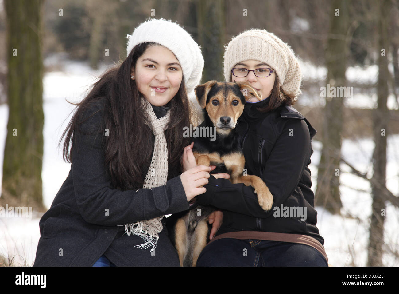 enfants avec chien Banque D'Images