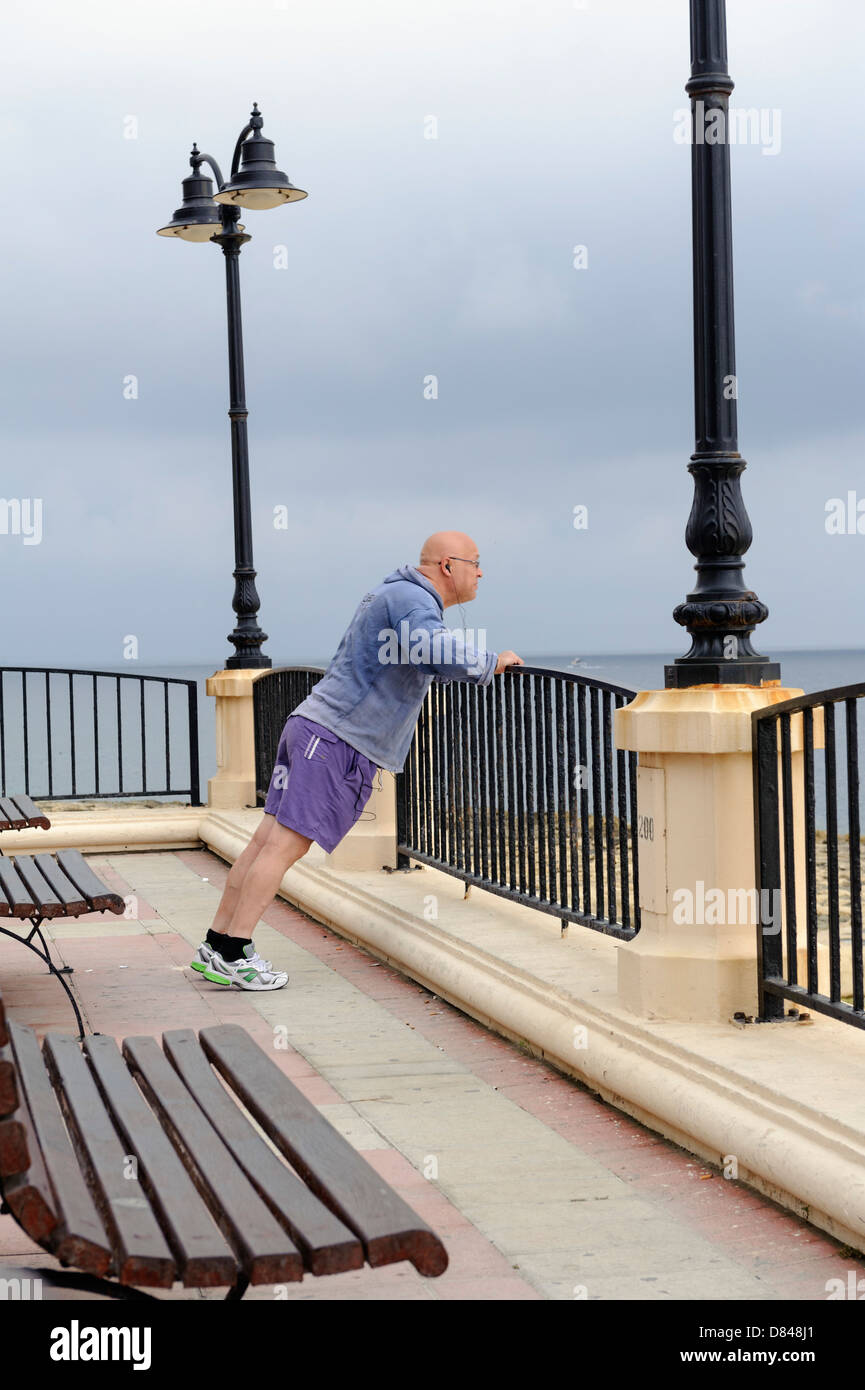 Exerce à la promenade de Sliema, Malte Banque D'Images