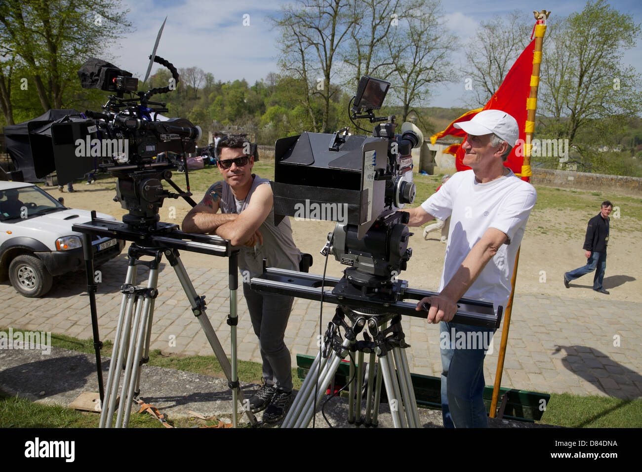 Caméras sur l'ensemble de Merlin au château de Pierrefonds, utilisé comme Camelot pour la série de la BBC, France Banque D'Images