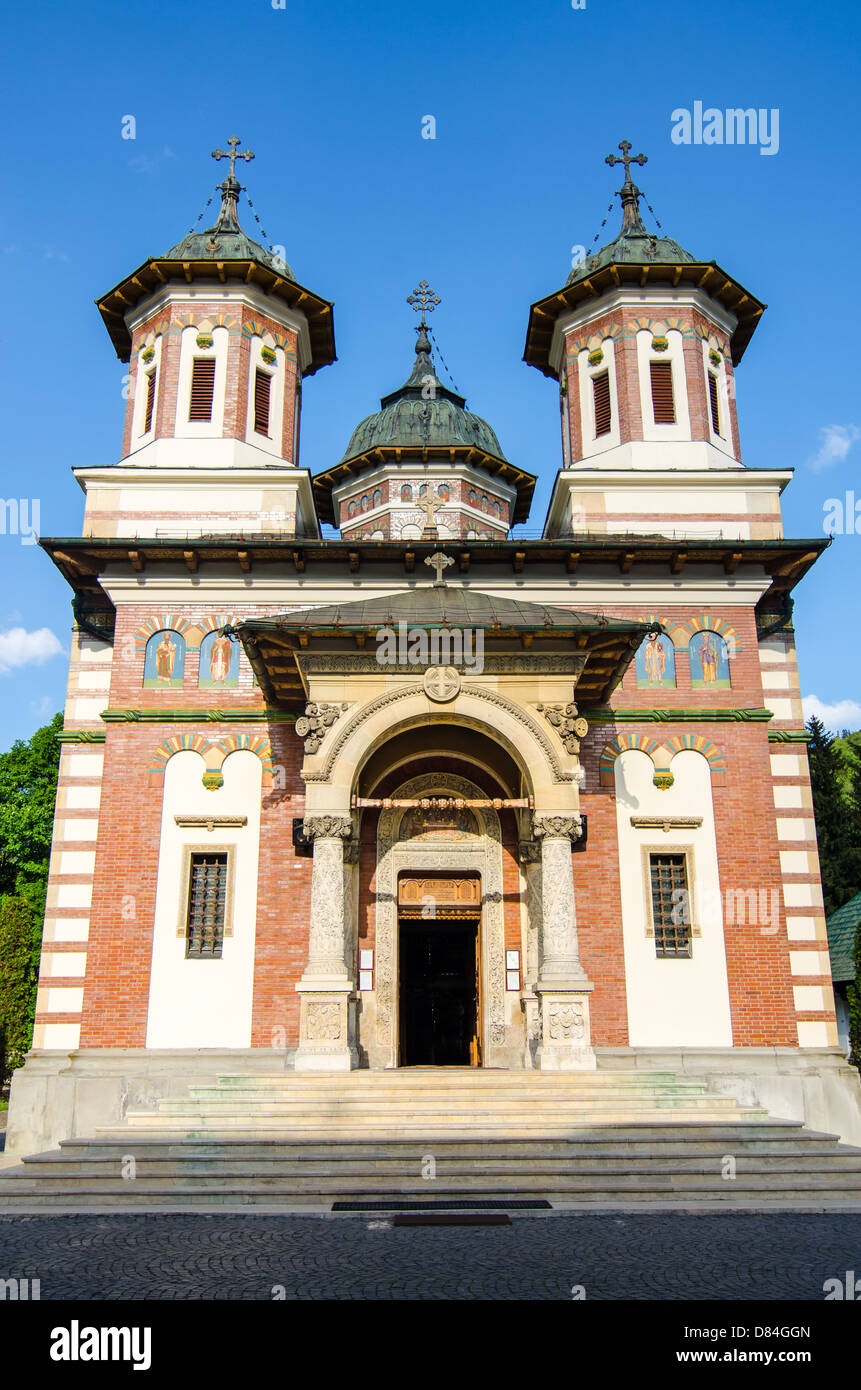 Le monastère de Sinaia a été fondée en 1695, dans la Vallée de Prahova et nommé d'après le grand monastère du Sinaï, sur le mont Sinaï. Banque D'Images